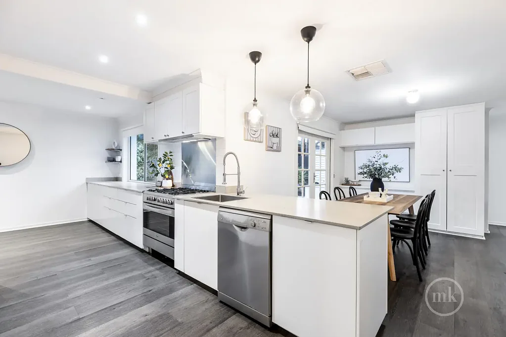 Croydon Hills 4Moenga Contemporary Family Living with a Versatile Studio Retreat