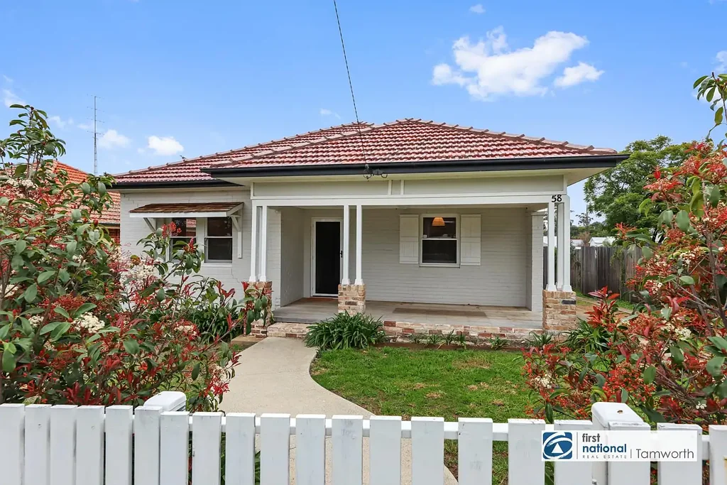 Tamworth 4 Slaapkamer EAST TAMWORTH – 2 Titles. 1,429 Sqr Mtrs. Corner Block.