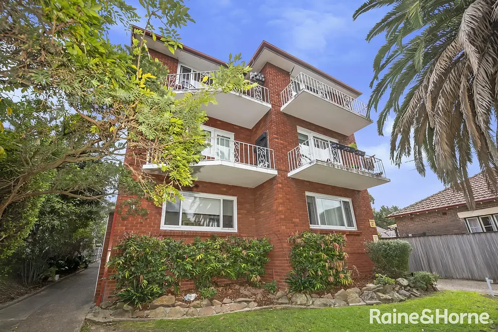 Bright & Comfortable Two Bedroom Apartment