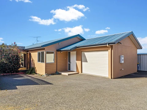 Pinehill 3房  Entertainer’s Family Home In Rangitoto Zone