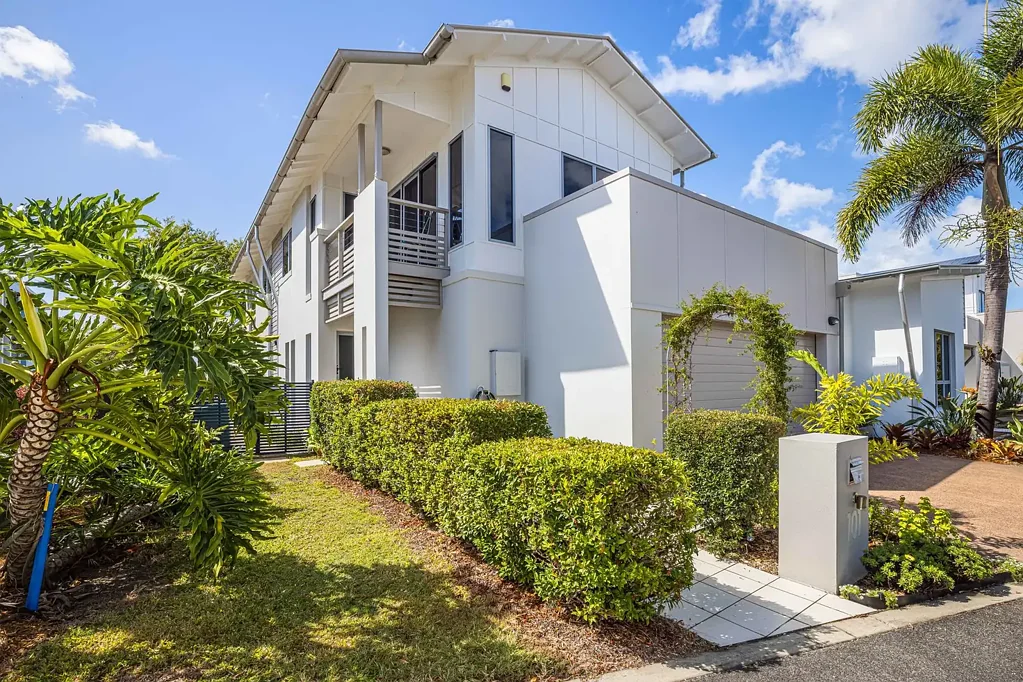 Modern Coastal Living in a Prime Location