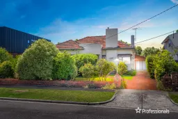 6 Creswick Grove, Mckinnon