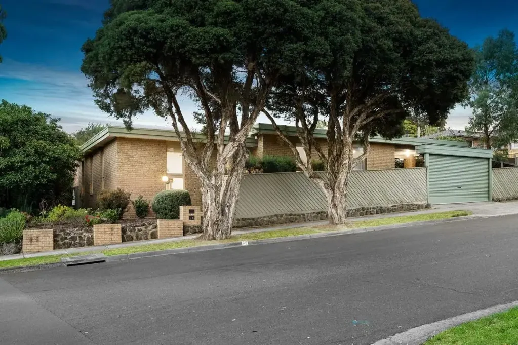 Wantirna 4غرفة نوم Family Living on Corner Allotment