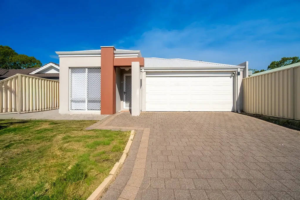 Spacious Family Home in Wattle Grove - Unfurnished