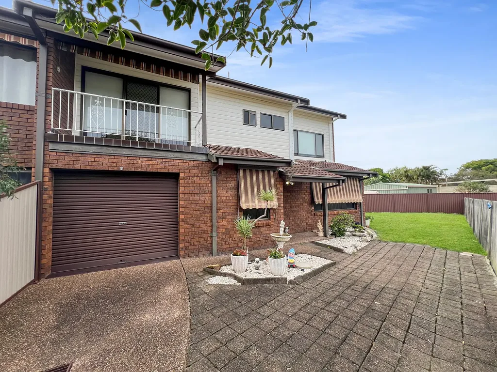 2 Bedroom townhouse located in the heart of Toukley!