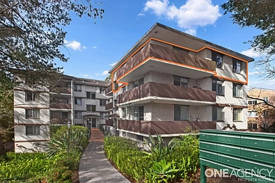 Epping 3房 顶层三卧室公寓，视野私密 Top Floor 3 Bedroom unit with Private Outlook