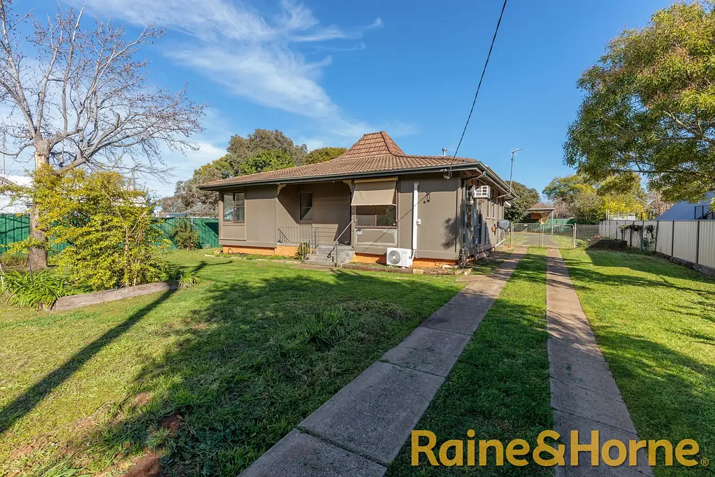 Dubbo 4Kwarto Loaded with Potential - 1,012sqm with Side Access & Shed