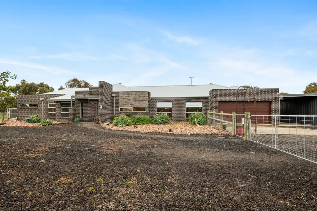 Bannockburn 4ਬੈੱਡਰੂਮ Modern Country Living at Its Best – 1.7 Acres in Prime Bannockburn Location