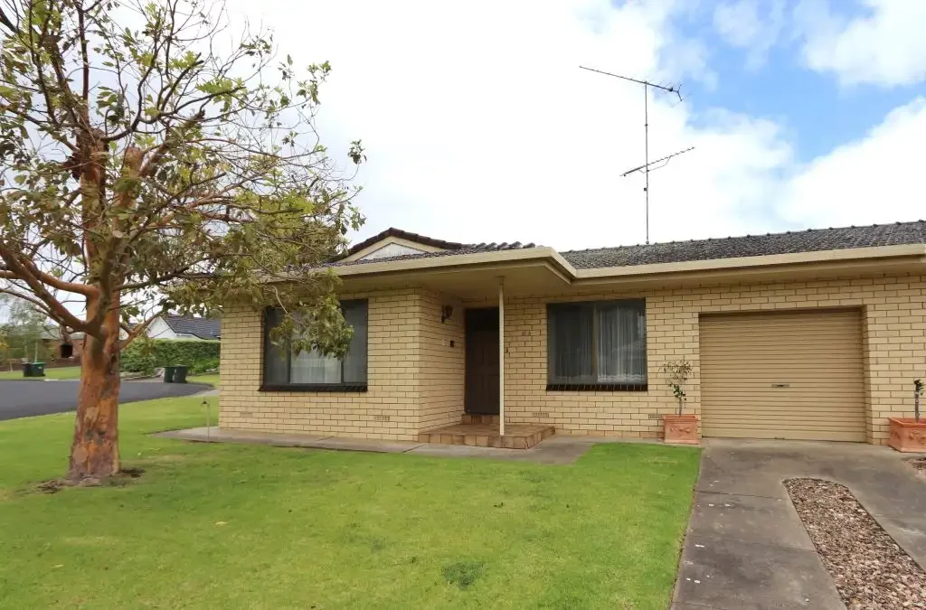 UNIT IN GREAT LOCATION