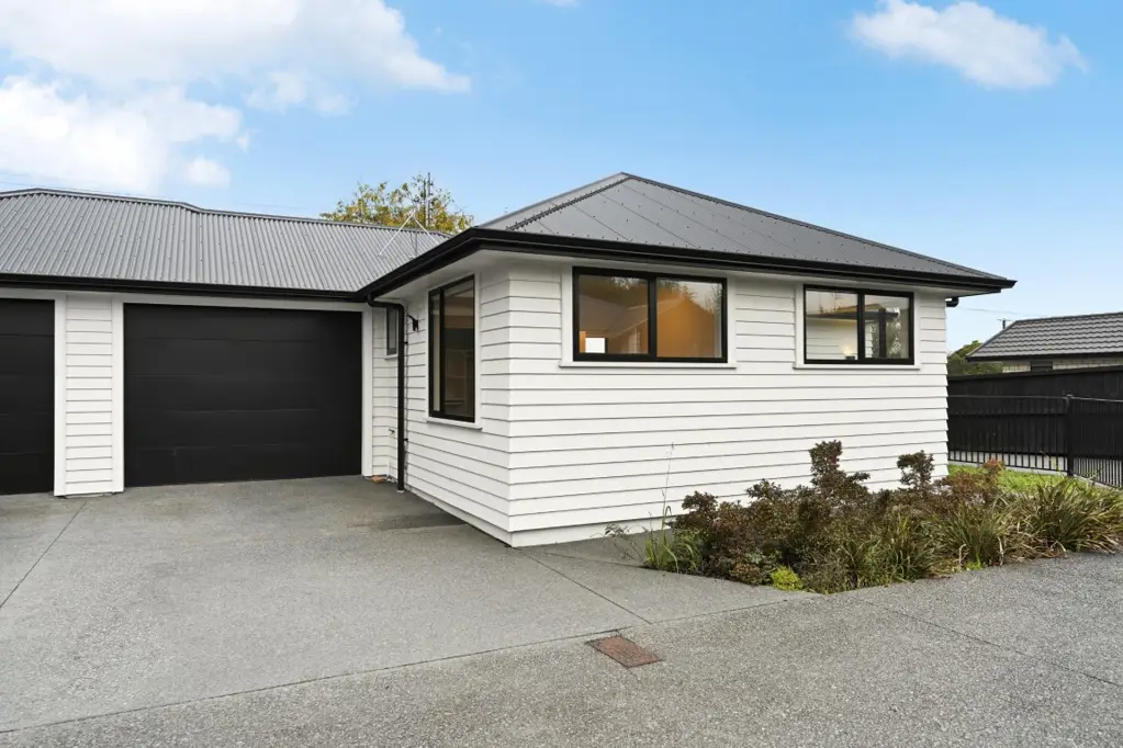 Forest Lake 2房  Out Of Town Owners Say Sell!