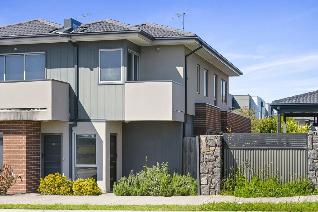 12/64 Escapade Boulevard, Craigieburn, VIC 3064