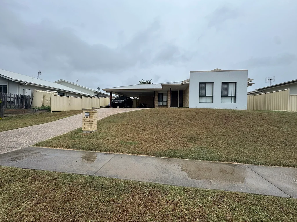 Moranbah 4Kwarto Move into your new home!