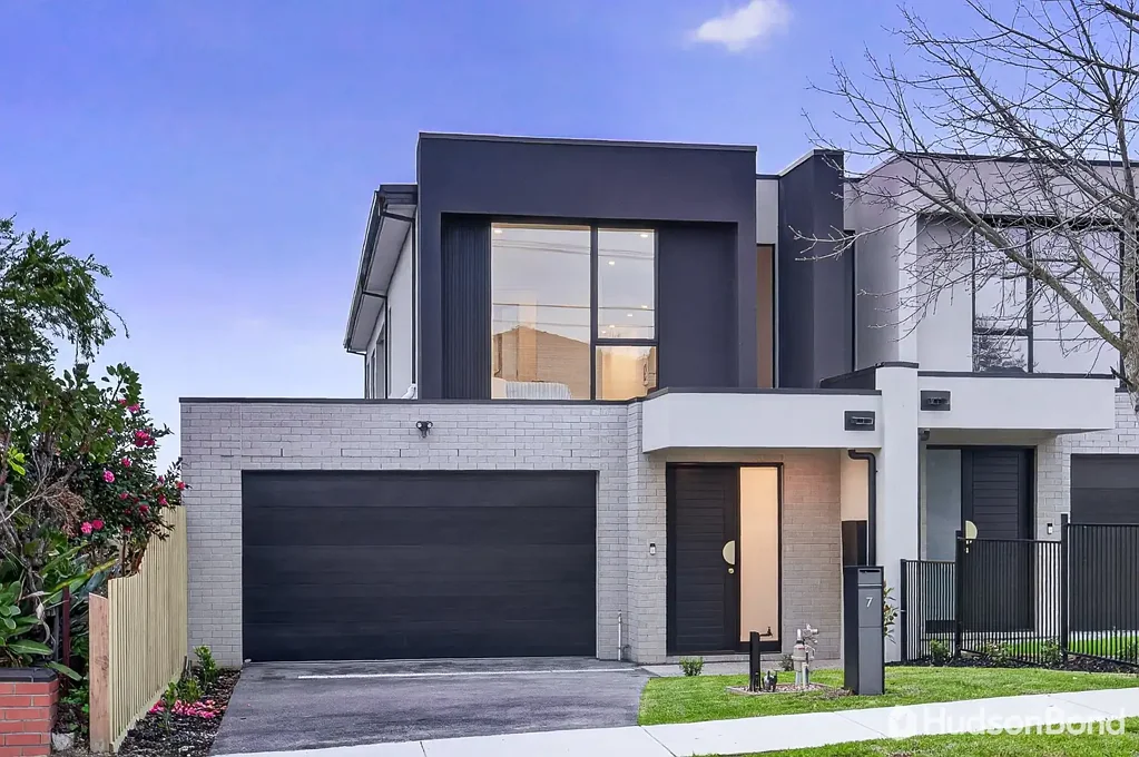 Templestowe Lower 4房 全新豪华家庭住宅，坐拥理想北向后院 Brand New Family Luxury with Preferred North Facing Rear Aspect
