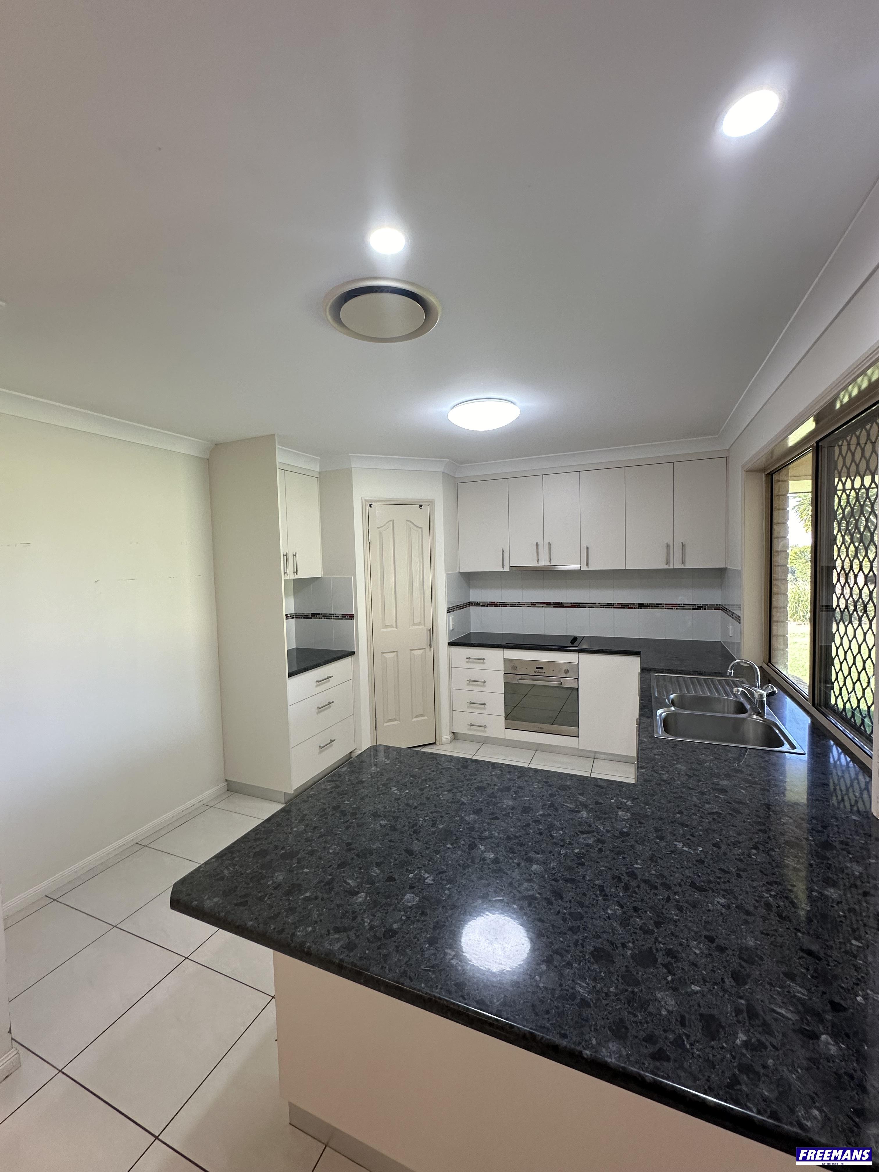 16 REDMANS RD, BOOIE QLD 4610, 0部屋, 0バスルーム, House