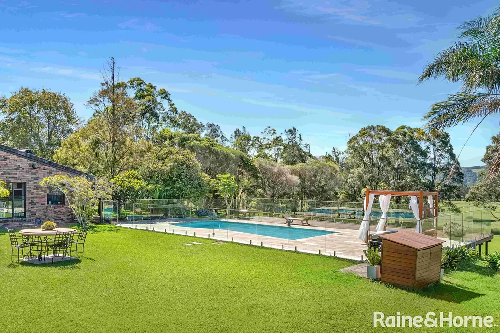 Far Meadow 6 Slaapkamer "Meadow Lodge" - Private 2.5-Acre Sanctuary with Established Guest House Income | Minutes to Berry & Shoalhaven Heads
