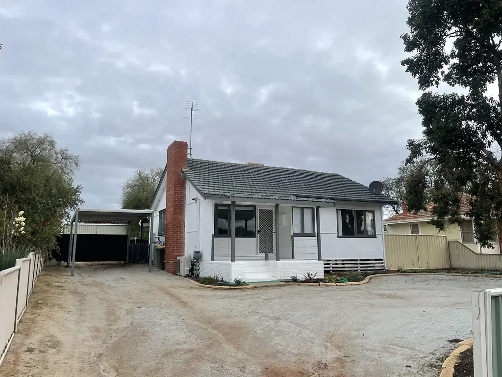 13 Caw St, Merredin, WA 6415