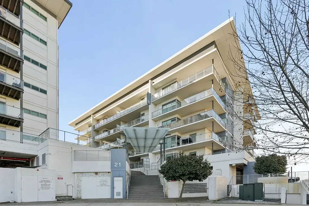 Success 2房  Secure, Comfortable Residence on Fifth Floor