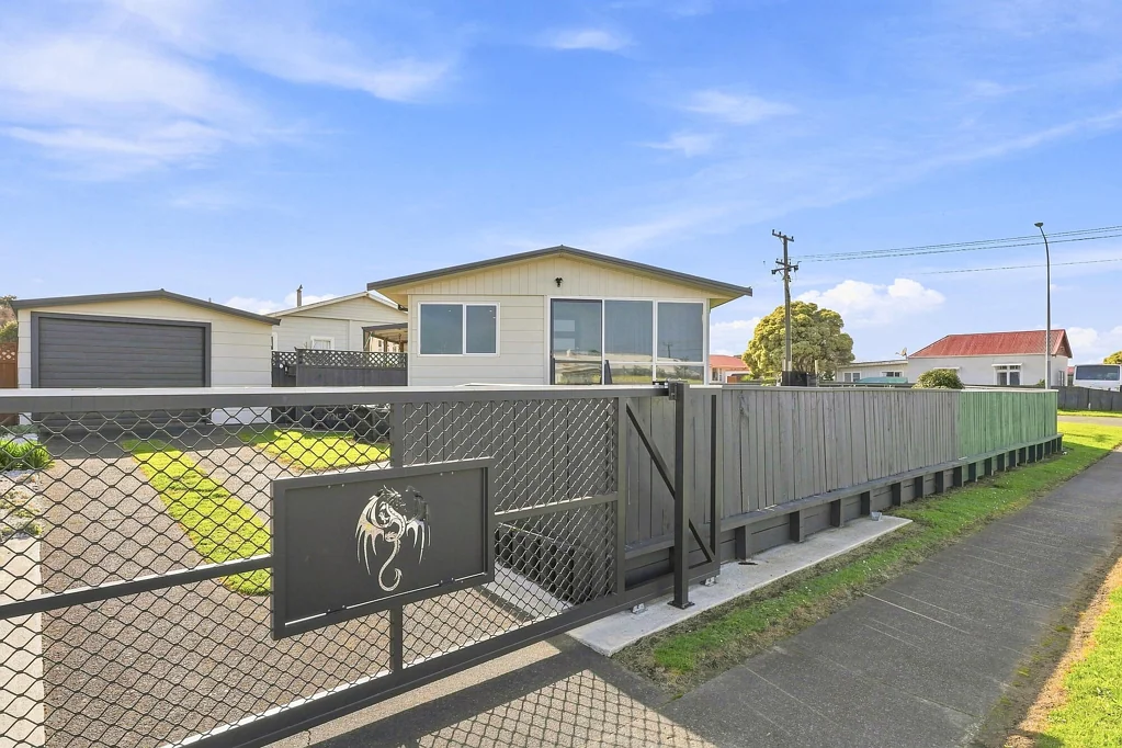 Castlecliff 3 Slaapkamer As good as new on Mosston