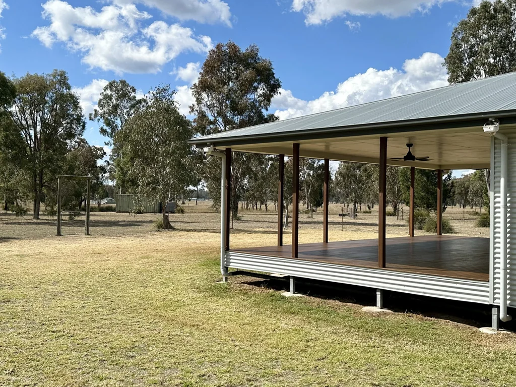 37 Dennison Park Drive, Leyburn, QLD 4365