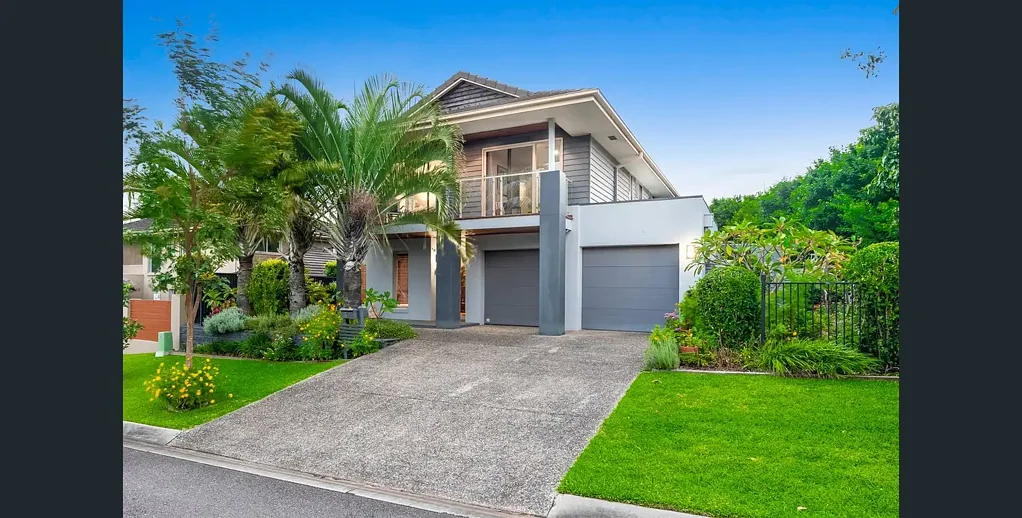Spacious Home in the Heart of North Lakes