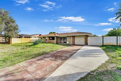 Beechboro 3 Slaapkamer Large Family Home on 861m2 - Zoned R20/35 - Great Investment Opportunity!