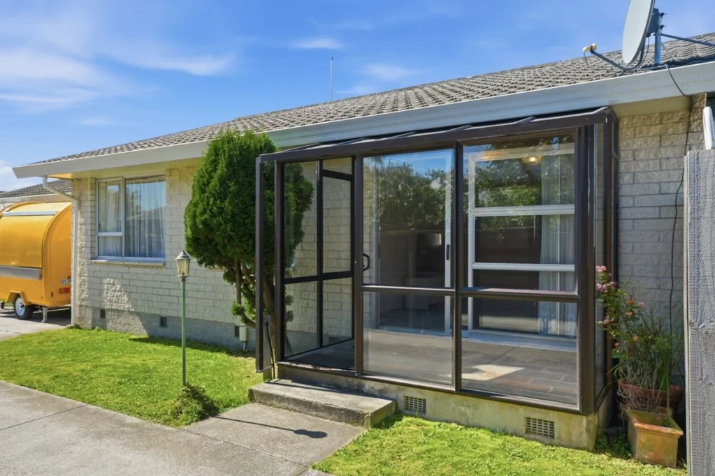 Riccarton 3 Slaapkamer * UNDER OFFER * Location, Location, Location!