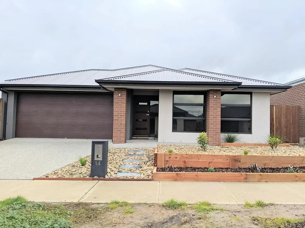 STYLISH MODERN LIVING