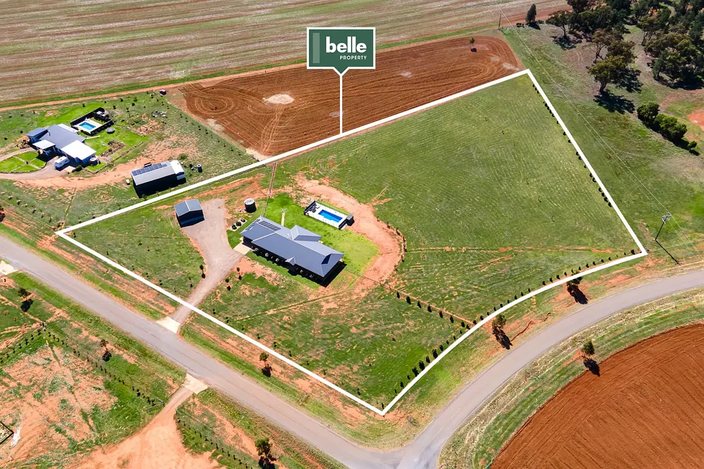 Coolamon 5ห้องนอน Quality Acreage Living with Space and Versatility