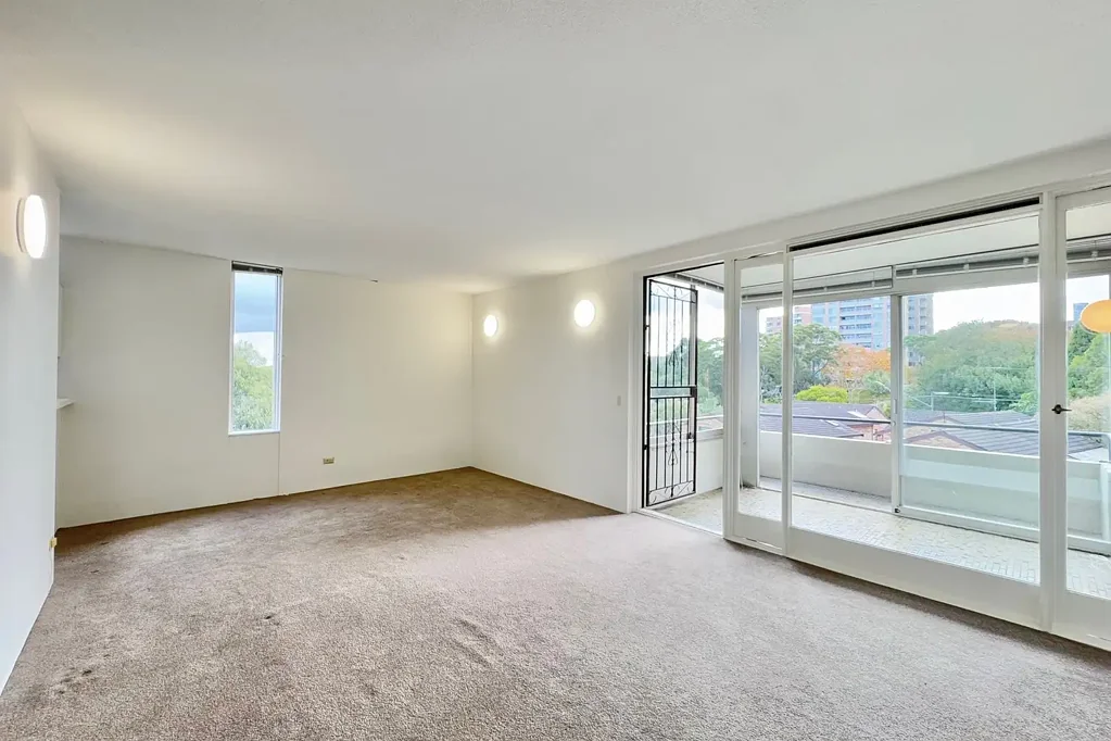 EXPANSIVE CITY VIEWS