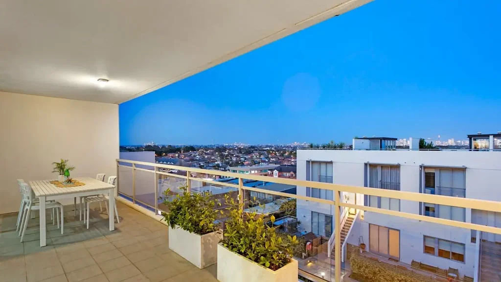 Spacious 2-bedroom unit with breathtaking views!