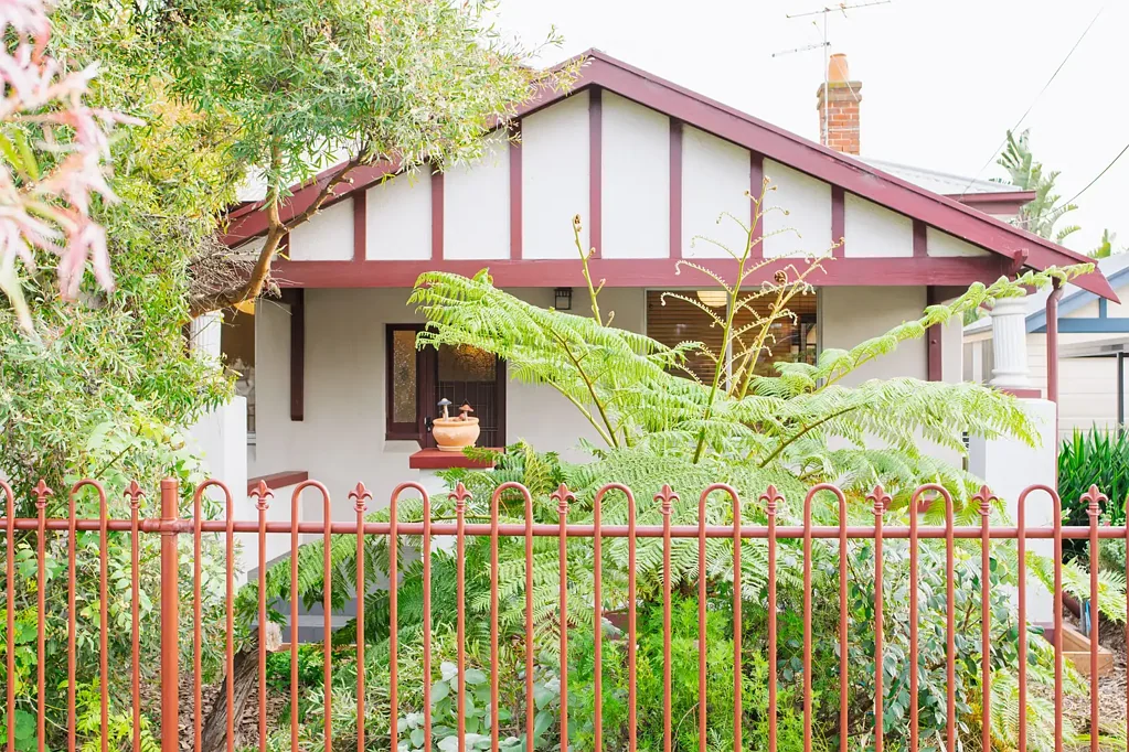 Ethelton 3બેડરૂમ Classic Character Meets Endless Potential in Coastal Ethelton