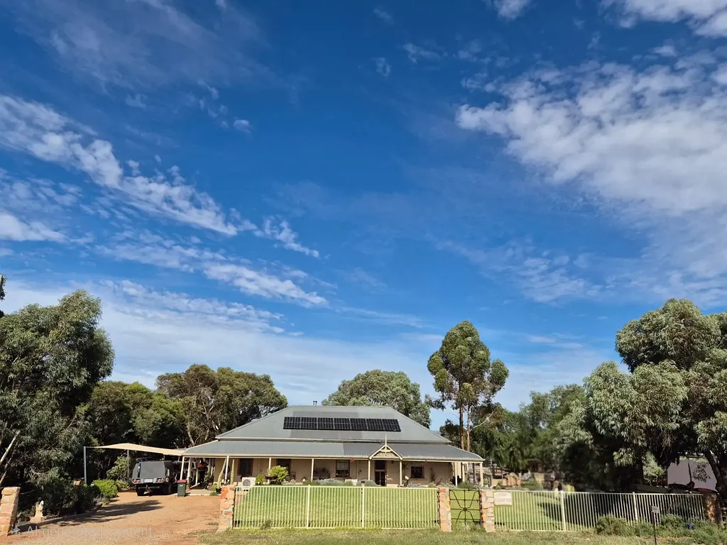 Yongala Established Dog/Cat Boarding Facility & 3 bed Stone House on 15 acres of land.