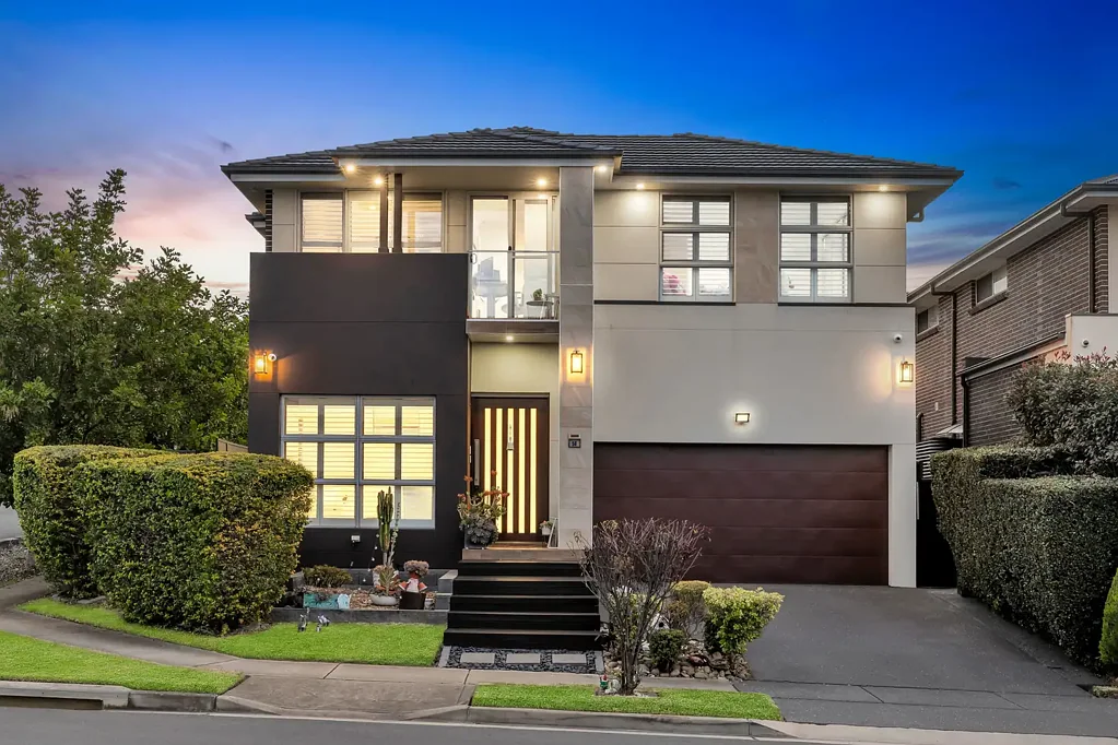 North Kellyville 5房  5 间卧室 | 3 间浴室 | 多个生活区 | 终极家庭娱乐空间  5 Bedrooms | 3 Bathrooms | Multiple Living Zones | Ultimate Family Entertainer