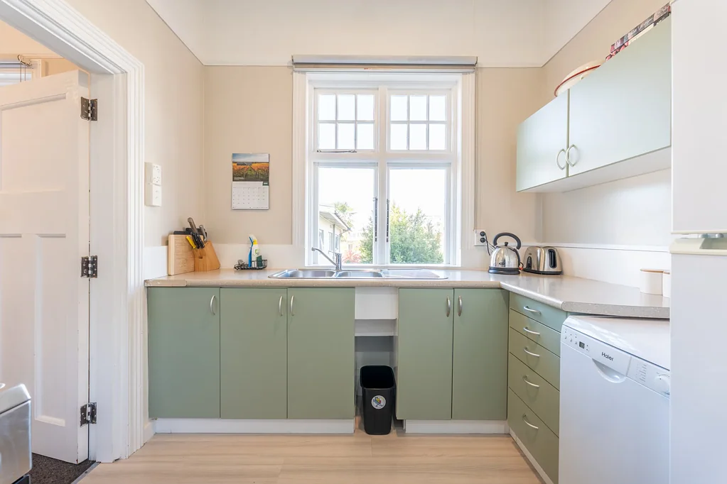 Maori Hill 5 Bedroom Dual Living or Grand Family Home - Your Call