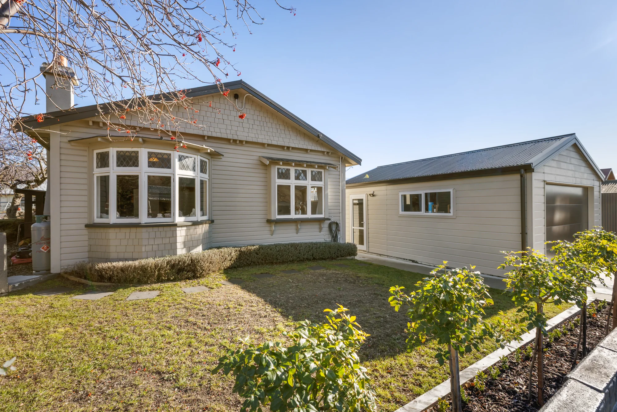 Cromwell 3 Bedroom 1930's Villa