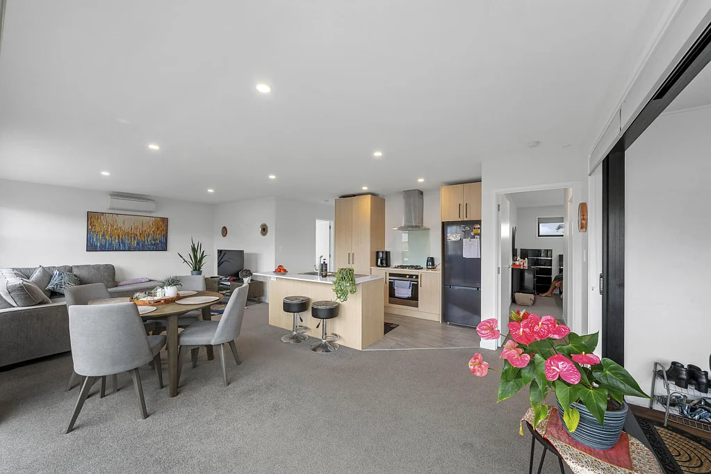 Papatoetoe 3 Slaapkamer Perfect Starter Home - Offer Now! Must Sell!