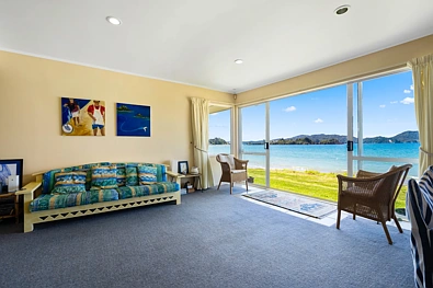21 Te Kapua St, Oakura Coast - 3 Bed House for Sale | HouGarden