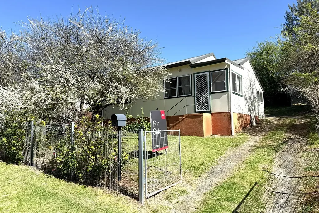 West Bathurst 2कमरा GREAT PRICE, TOP LOCATION!!
