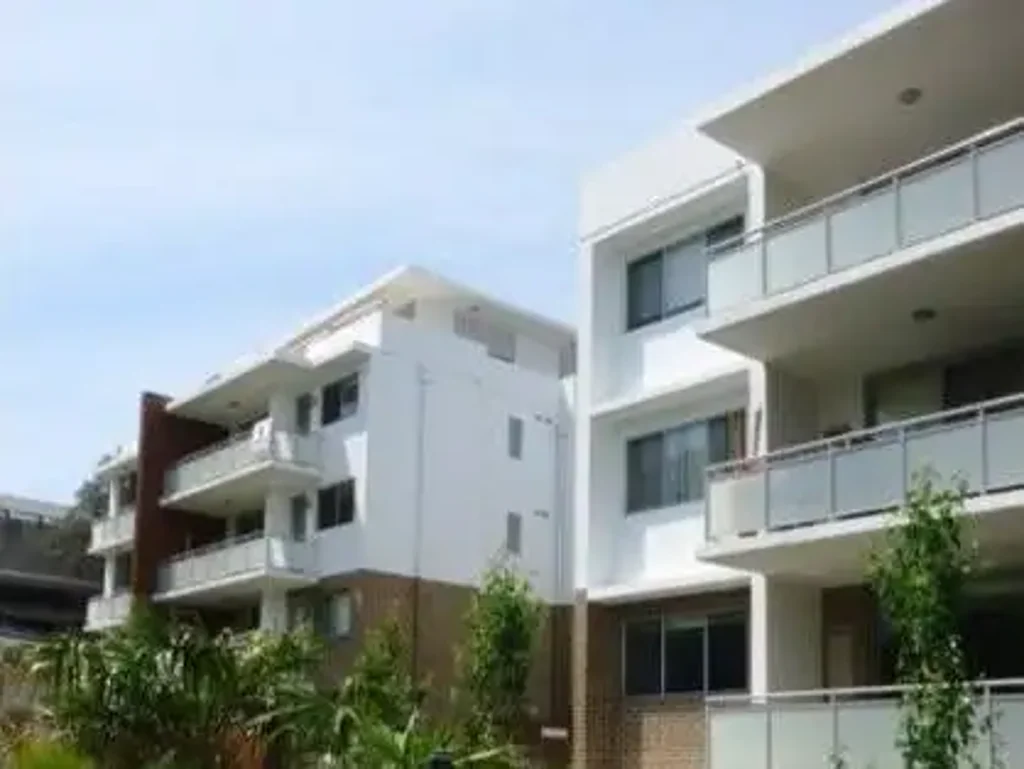 Modern 1 Bedroom, 1 Bathroom, Internal Laundry, Parking, Storage Cage, AC, North-Facing Covered Balcony.