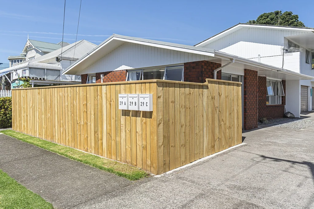 New Plymouth Central 2房  Easy Living Near Coastal Walkway.