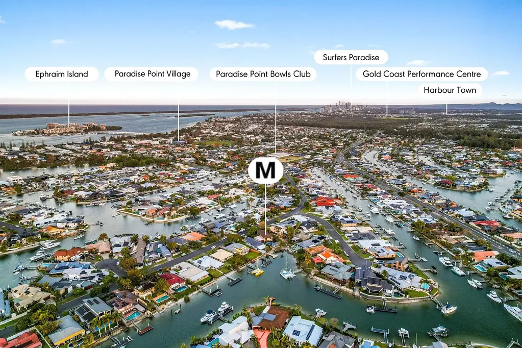 Paradise Point 4ਬੈੱਡਰੂਮ Substantial Double Storey Home in Paradise Point!