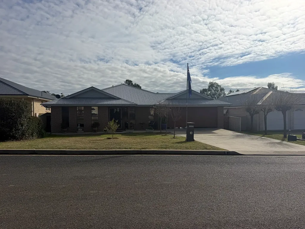 Inverell 4 Slaapkamer Luxury Living - Family home