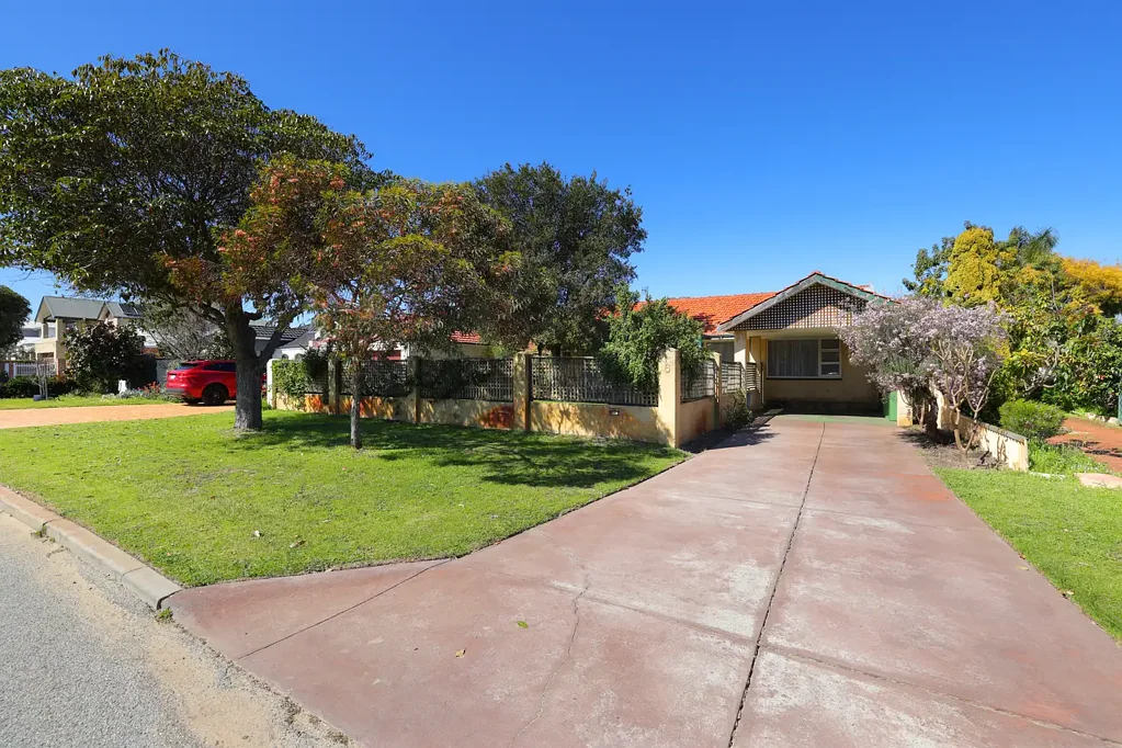 6 Davy Street, Alfred Cove, WA 6154