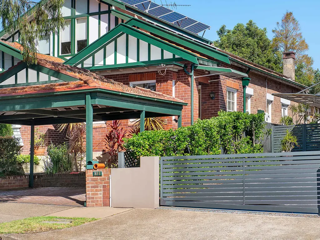 198 Sailors Bay Road, Northbridge, NSW 2063
