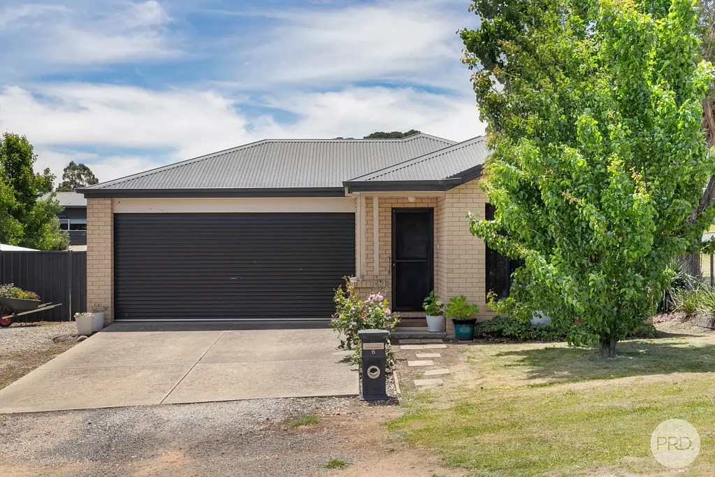 6 Lees Street, Creswick, VIC 3363