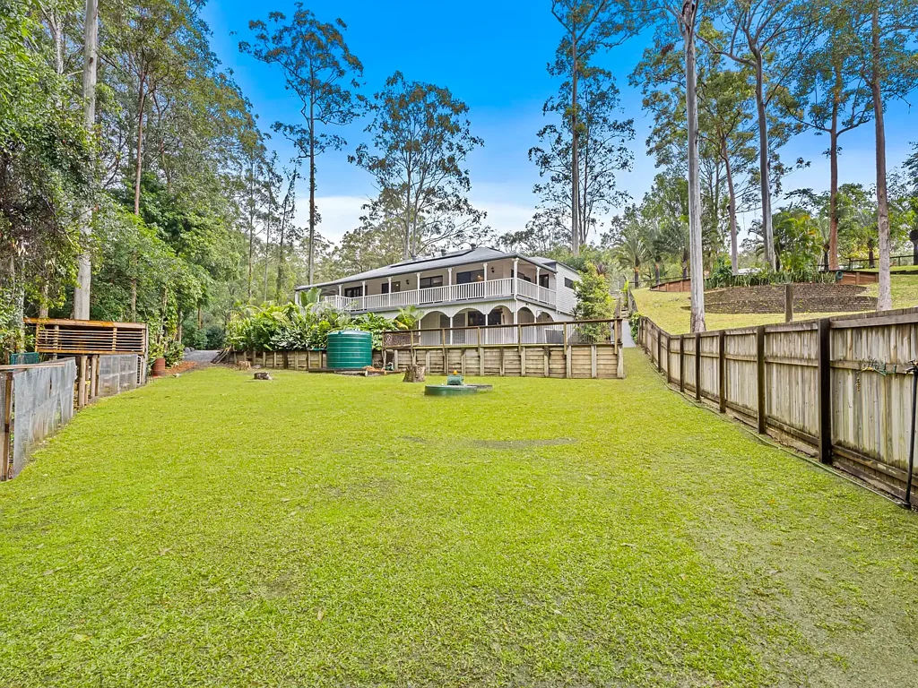 9-11 The Oval Drive, Mount Nathan, QLD 4211