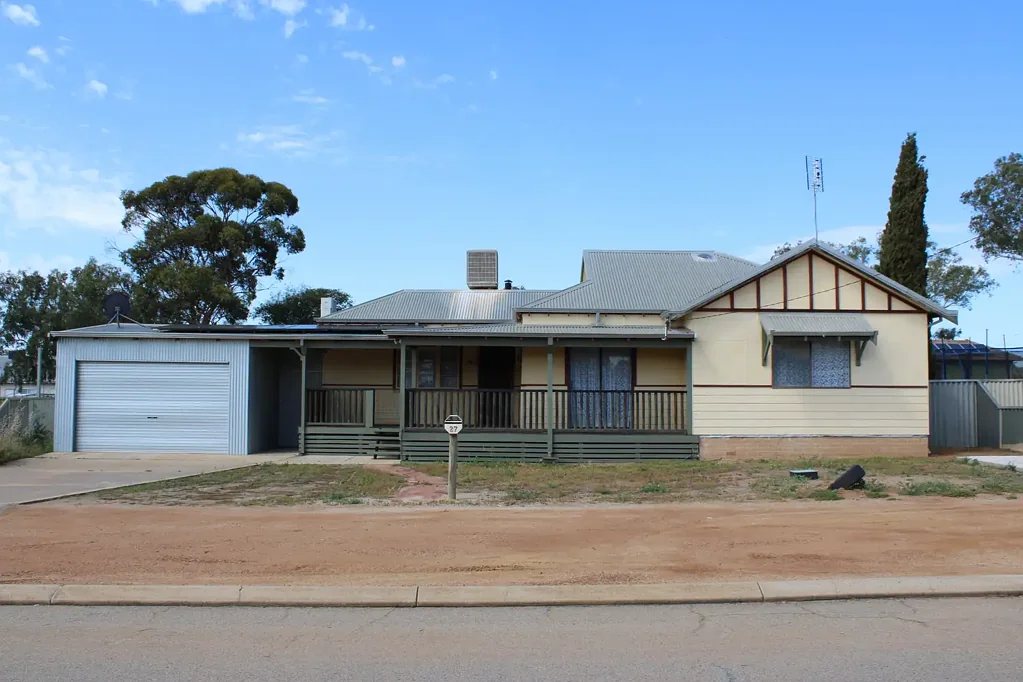 Spacious 4 Bedroom Home with Sheds