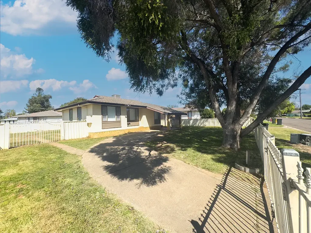 27 Sue Crescent