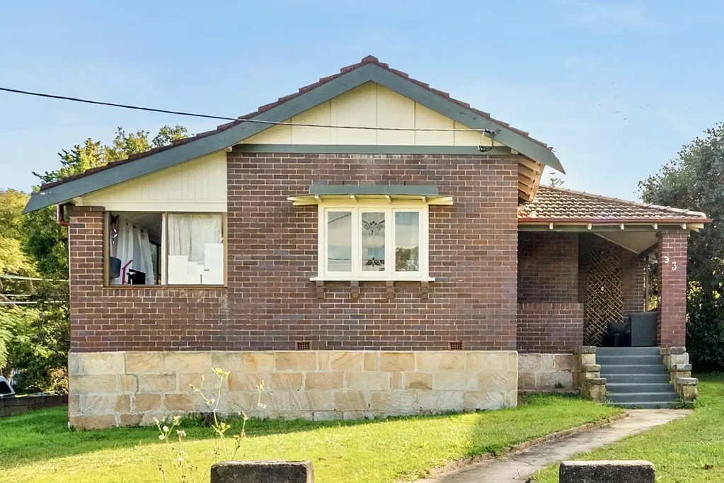 Ryde 3침실 SOLD | under the hammer by the AwardGroupRE team