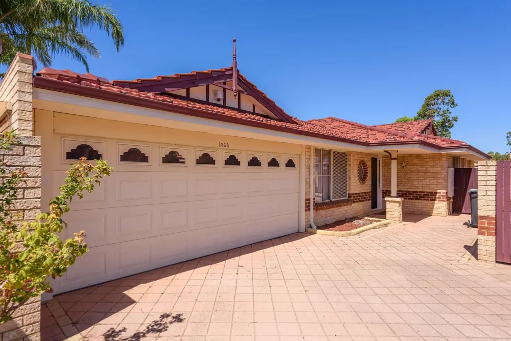 EASY CARE FAMILY HOME